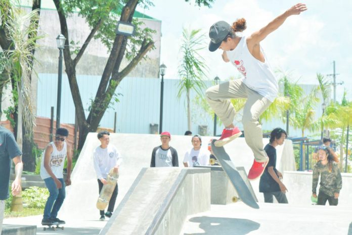 The Sangguniang Panlungsod approved an ordinance that prohibits the use of skateboards, roller skates and roller blades along sidewalks and streets in Iloilo City to ensure the safety of pedestrians and motorists. PN FILE PHOTO