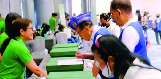 Around 1,000 Filipino World War II veterans-stockholders, widows and their compulsory heirs attend the Philippine Veterans Bank’s 2023 Annual Stockholders’ Meeting on June 16.