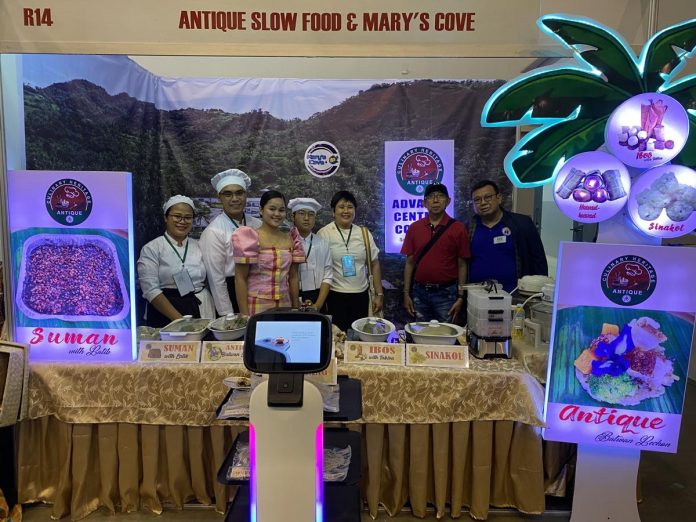 The Advance Central College exhibitors led by Board Chairperson Rani Rodriguez and President Mary Rose Gemma Rodriguez with TESDA regional director Florencio Sunico during the Central Philippines Tourism Expo.