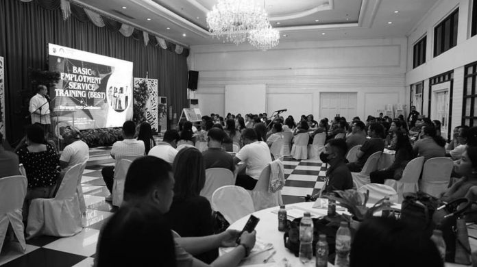 Iloilo Provincial Administrator Raul Banias addresses Public Employment Service Office coordinators during a service training. PESO-ILOILO PHOTO