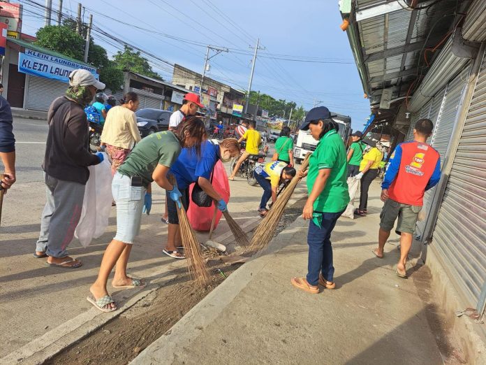 Barangay officials and residents of Barangay Jalaud Norte, Zarraga, Iloilo participated in the province-wide Limpyo Dalanon 2023 on Friday morning, June 30. LIMPYO ILOILO FACEBOOK PAGE PHOTO