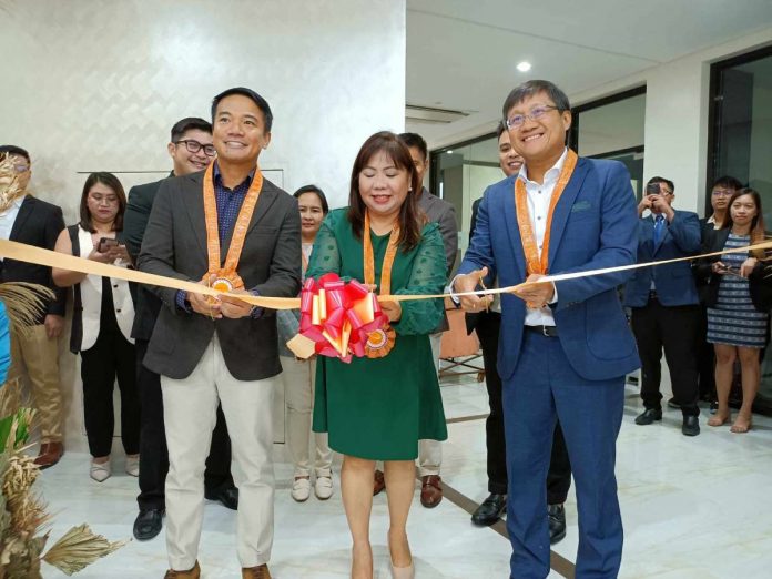 Ribbon-cutting ceremony was led by (left to right) PwC Philippines Assurance Managing Partner and VisMin Business Operations Partner Aldie Garcia, Local Economic Development and Investment Promotion Head Velma Jane Lao and PwC Philippines Chairman and Senior Partner Roderick Danao.