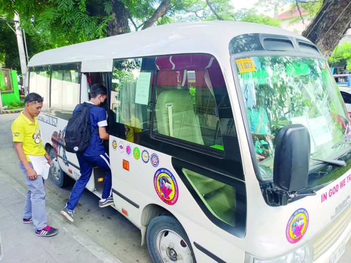 The Land Transportation Franchising and Regulatory Board targets to release the one-time P6,000 fuel subsidy to jeepney and tricycle operators in late August. It says those who have modernized jeepneys will get the subsidy first. AJ PALCULLO/PN