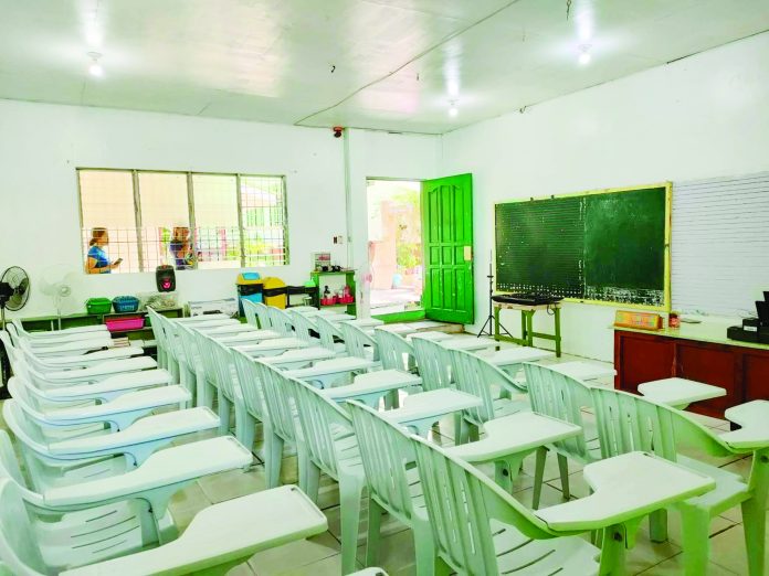 Classrooms at the Arevalo Elementary School in Arevalo, Iloilo City are now free from unnecessary artwork, decorations, tarpaulins, and posters in compliance with Department of Education Order No. 21. AJ PALCULLO/PN