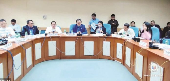 Surigao del Sur 1st District’s Rep. Romeo Momo (center), chair of the Committee on Public Works and Highways, leads the congressional inquiry on the defective P680-million Ungka flyover at the House of Representatives on Tuesday, Aug. 15. SCREENGRAB FROM HOUSE OF REPRESENTATIVES FB LIVE