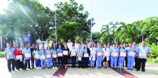 TRADITION OF EXCELLENCE AND DEDICATION. Iloilo City’s Mayor Jerry Treñas poses with this year's Most Outstanding City Government Employees and Service Awardees during the awarding ceremony on Tuesday, Aug. 22. ILOILO CITY MAYOR’S OFFICE PHOTO