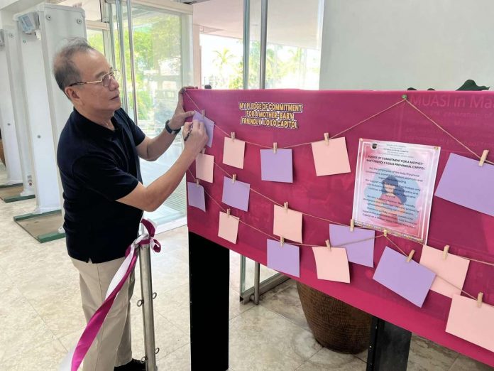 Provincial Administrator Raul Banias signs his pledge of commitment for a mother-baby-friendly Iloilo provincial capitol during the kickoff ceremony of World Breastfeeding Week and National Breastfeeding Awareness Month 2023. ILOILO PROVINCIAL HEALTH OFFICE FACEBOOK PHOTO