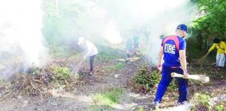 The Provincial Health Office of Capiz is urging the public to continue taking measures against dengue after clustering of cases was recorded in 11 barangays. Photo shows a cleanup drive in Iloilo. ILOILO PROVINCIAL HEALTH OFFICE FB PAGE