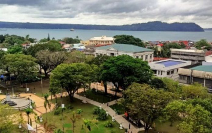 The Iloilo City Government has requested the Department of Information and Communications Technology to reactivate the free internet connection that used to be available in the city’s plazas and public areas. Photo shows the Plaza Libertad in City Proper district. PNA FILE PHOTO BY PGLENA
