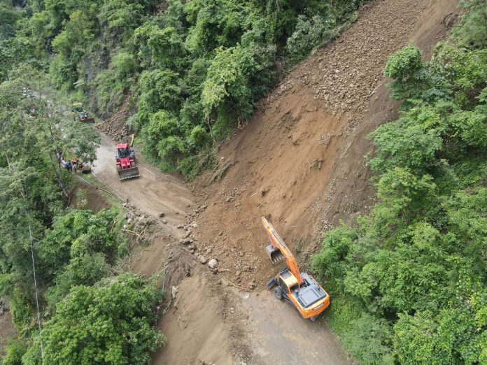 Loose soil and rocks temporarily closed the San Joaquin, Iloilo – Hamtic, Antique Road to all vehicle types on Monday morning, July 31. SAN JOAQUIN DRRMC PHOTO