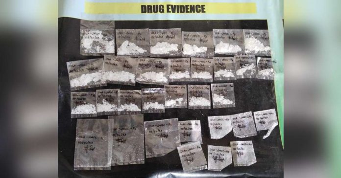 Twenty-one plastic sachets of suspected shabu valued at P408,000 were recovered in Barotac Nuevo, Iloilo on Saturday, Aug. 26. PDEA 6 PHOTO