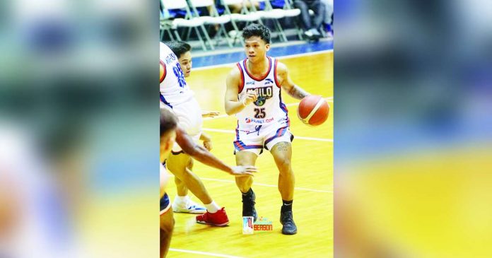 Lorenzo Navarro’s hot outside shooting was not enough to lift Iloilo United Royals past 1Bataan Risers. MPBL PHOTO