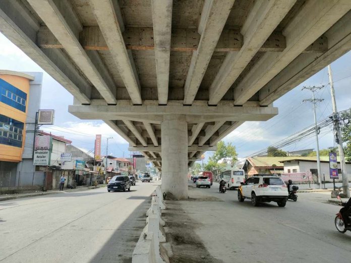 This four-lane P680-million flyover in Barangay Ungka II, Pavia, Iloilo is undergoing load testing to check if it has become stable already. Vertical displacement detected on the flyover forced the Department of Public Works and Highways (DPWH) Region 6 to close it to traffic on Sept. 16, 2022 just to weeks after opening it last year. AJ PALCULLO/PN