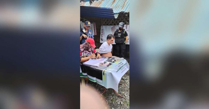 A drug suspect from Sibalom, Antique was nabbed in a buy-bust operation yesterday morning, Sept. 14. BRIGADA SAN JOSE - ANTIQUE