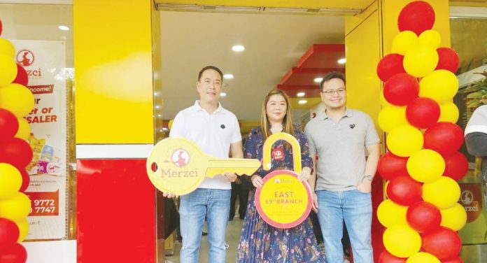 Merzci East Bacolod Branch officially opened with Mr. Jonathan Manuel Lo, Mr. Jeremy Manuel Lo, and Councilor Cindy Rojas.