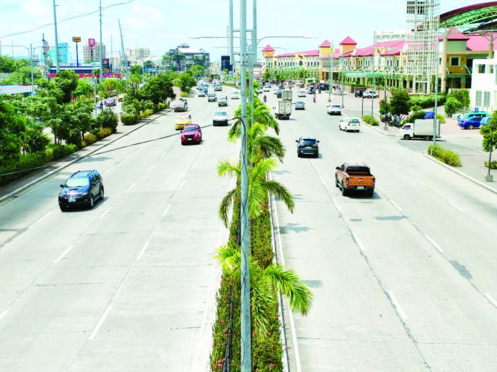 The Land Transportation Office orders a nationwide crackdown against “colorum” public utility vehicles. Photo shows the eight-lane Benigno Aquino Jr. Avenue, also known as Diversion Road, in Mandurriao, Iloilo City on Monday morning, Sept. 11. AJ PALCULLO/PN