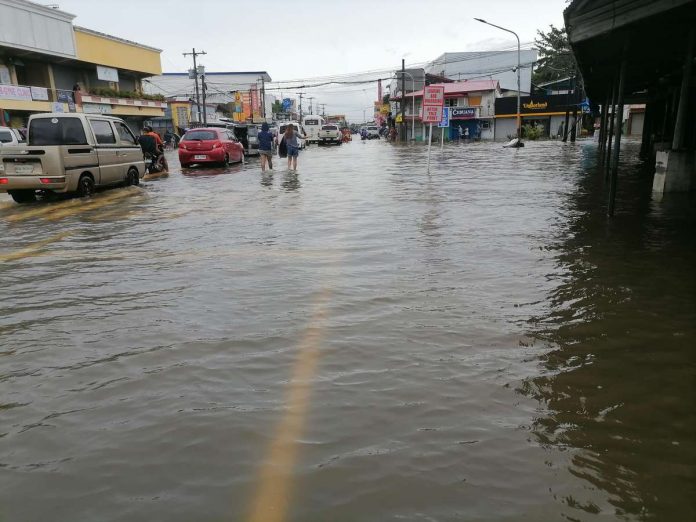 Heavy rains brought by the southwest monsoon enhanced by Typhoon “Goring” inundated several barangays in Oton, Iloilo. VICE MAYOR JOSE NEIL OLIVARES FB PHOTO