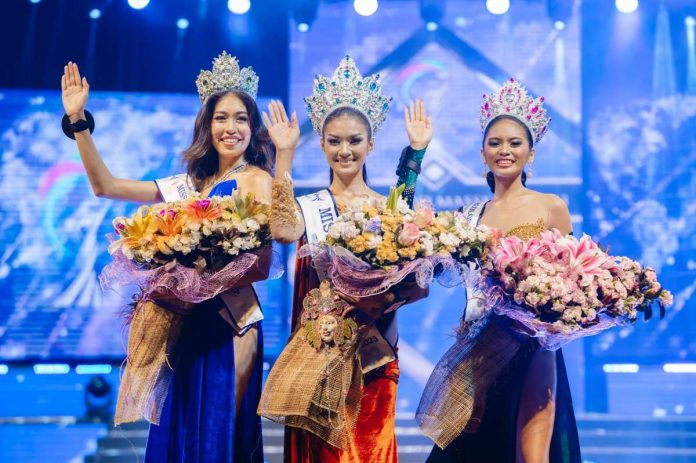 (L-R) Second runner-up Elli Rose Elola, MBM 2023 Yvonne Catamco, and first runner-up Tracy Mae Sunio. Photo by: Ronie Baldonado