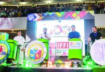 Iloilo City’s Mayor Jerry P. Treñas (second from left) leads the start of the 100-day countdown to the 2024 Dinagyang Festival at SM City Iloilo. With him are Rev. Father Renchie Vicente Senor of the San Jose de Placer Parish, Iloilo Festivals Foundation, Inc. president Allan Tan and SM City Iloilo Assistant Mall Manager Darrel John Defensor.