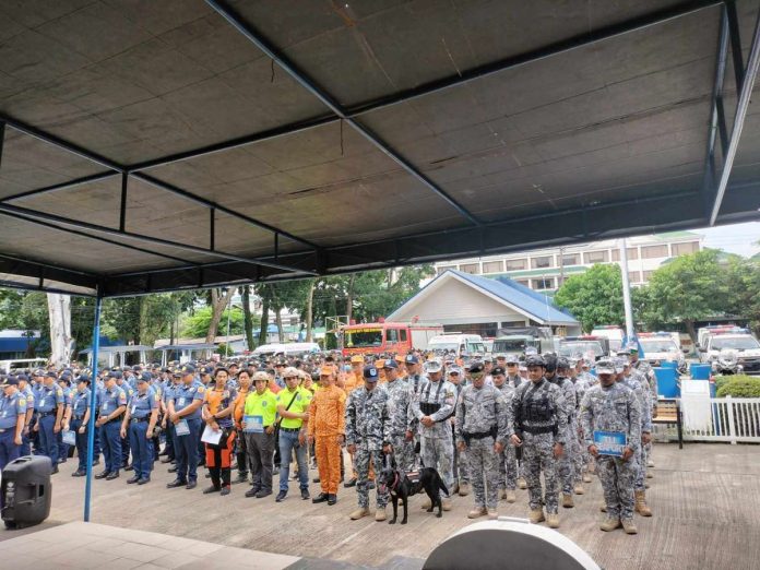 Nearly 3,000 security forces, mostly police personnel, will ensure peace and order during this year’s MassKara Festival. A send-off ceremony was held on Thursday, Oct. 5. MAE SINGUAY/PN