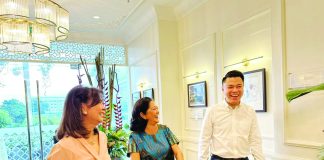 First Lady of the Philippines, Louise “Liza” Araneta-Marcos (center), led the unveiling of The Upper East House Historic Gallery gallery. She was joined by Kevin L. Tan (right), chief executive officer, Alliance Global Group, Inc. Megaworld chief operating officer Lourdes Gutierrez-Alfonso (left).