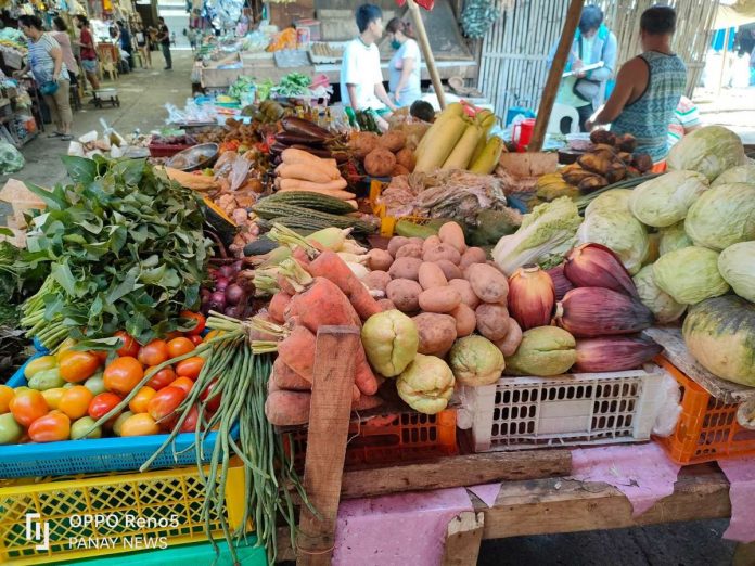 Better weather conditions in October 2023 could have helped stabilize food prices, such as vegetables and other agricultural products. PN PHOTO