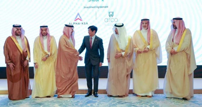 President Ferdinand R. Marcos Jr. meets with Saudi business leaders during the sidelines of his attendance at the ASEAN-Gulf Cooperation Council Summit in Saudi Arabia on Oct. 19. PHOTO COURTESY OF PRESIDENTIAL COMMUNICATIONS OFFICE