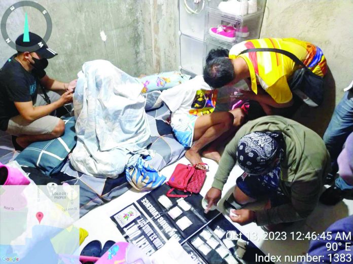 Personnel of the City Drug Enforcement Unit and Iloilo City Police Station 1 arrested two drug suspects in Barangay Rizal Pala-Pala I, City Proper on Oct. 13. They yielded P1,156,000 worth of shabu. PHOTO COURTESY PF PRO-6