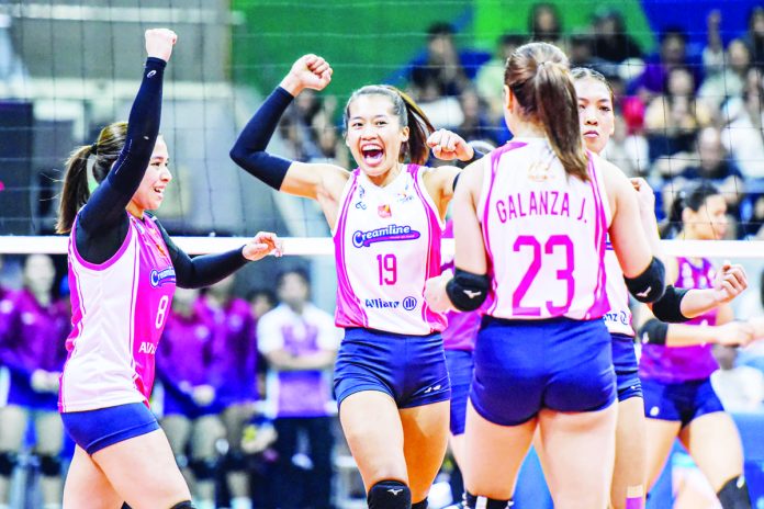 Negrense Bernadeth Pons (19) showed her way in Creamline Cool Smashers’ win over sister team Choco Mucho Flying Titans. PVL PHOTO