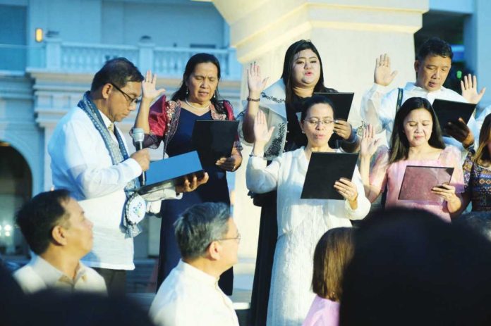 Department of Science and Technology (DOST) Secretary Renato U. Solidum Jr. administers the oath of office of the newly-installed DOST provincial directors.