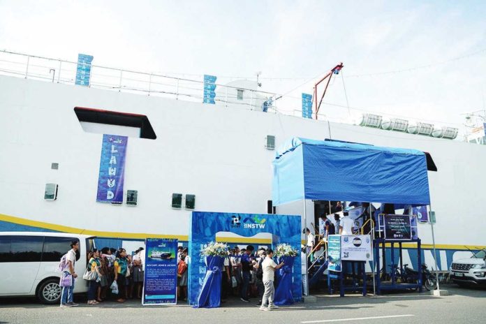 The Palawud Aquarium Tunnel at the M/V Capt. John B. Lacson Training Ship on Muelle Loney Street, Iloilo City is open until Nov. 26.