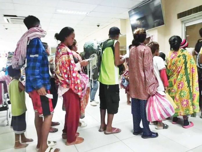 Twenty-three Badjaos rescued in Kabankalan City, Negros Occidental returned to Zamboanga City on Nov. 12. ATS RAMOS PHOTO