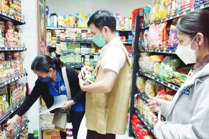 The Department of Trade and Industry gets support from the Federation of Filipino-Chinese Chambers of Commerce and Industry Inc. to hold off on noche buena price hikes this year. PHOTO COURTESY OF PHILIPPINE INFORMATION AGENCY