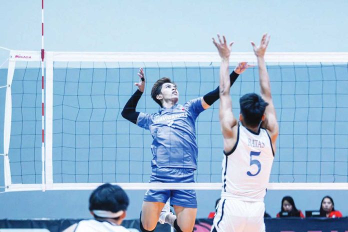 Iloilo D’Navigators’ Kyle Villamor motions for an attack against Ateneo de Manila University Blue Eagles’ Kennedy Batas. PHOTO COURTESY OF SPIKER’S TURF