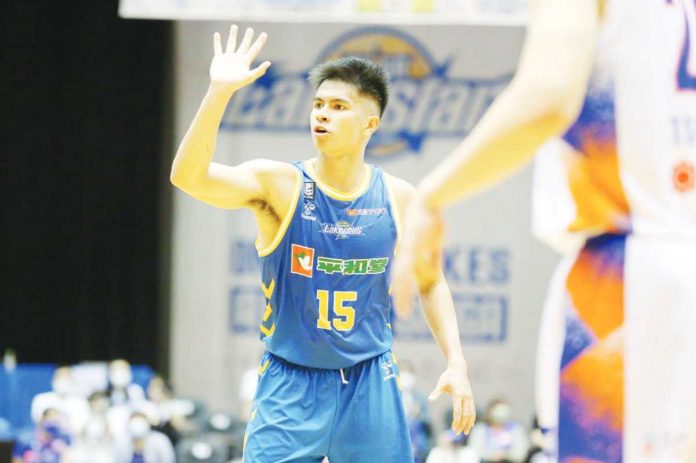 Kiefer Ravena tallies 16 points in Shiga Lakes’ victory over Aomori Wat’s. PHOTO COURTESY OF SHIGA LAKES