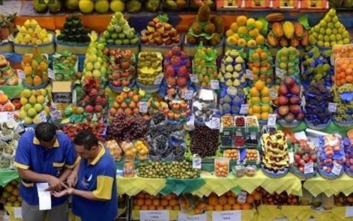 Global prices of food dropped in October this year, according to the United Nation’s Food and Agriculture Organization. The slight decline is attributed to lower price indices for sugar, cereals, vegetable oils, and meat. ANADOLU PHOTO