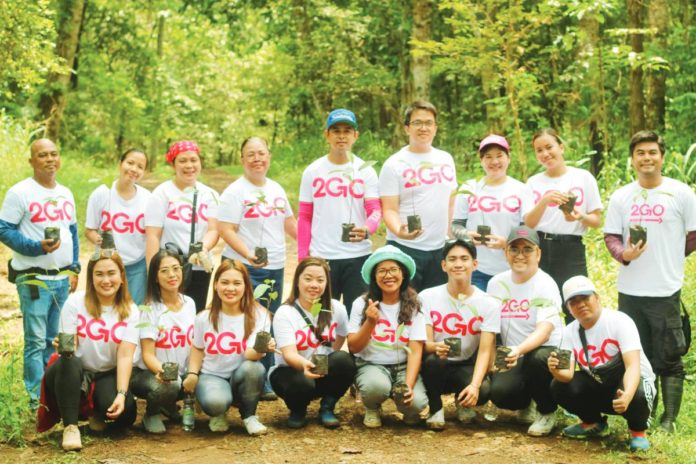 2GO employees were actively engaged during the nationwide tree planting activity at the La Mesa Nature Reserve.