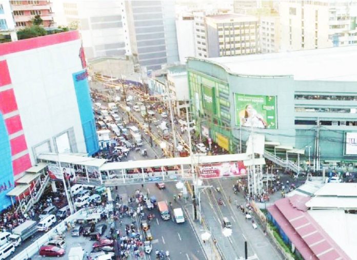 The six-storey Dragon8 Mall (as seen in this photo taken over the weekend) is located in the prime corner location of Recto Avenue and Dagupan streets, at the heart and busiest main center of Divisoria, Manila.