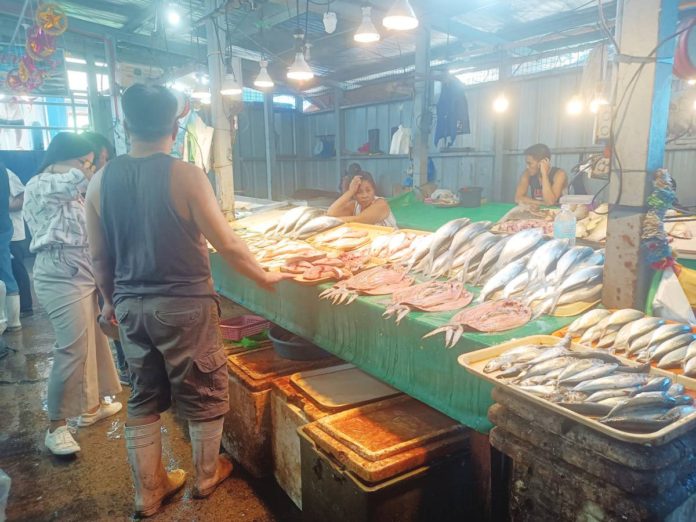 Bangus prices at the Iloilo Central Market range from P180 to P240 per kilo. AJ PALCULLO/PN