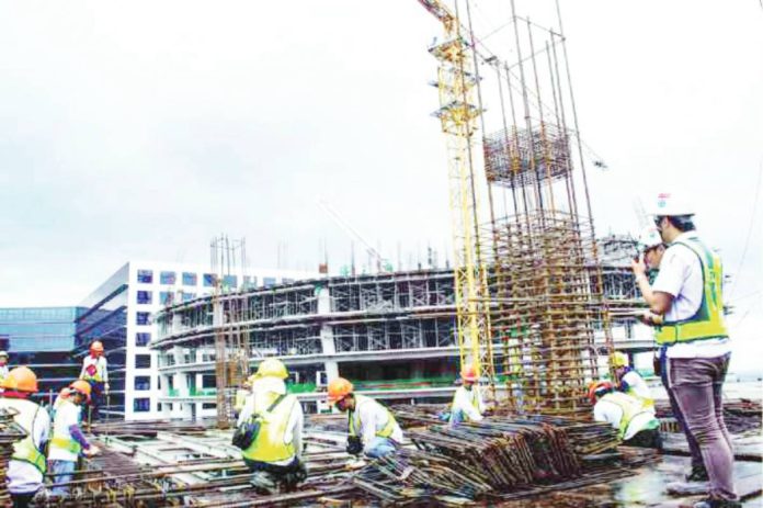 The Philippine Constructors Association says the construction industry landscape has changed tremendously after the coronavirus pandemic and the Philippines needs to catch up with the industrial revolution. FILE PHOTO FROM THE PHILIPPINE DAILY INQUIRER