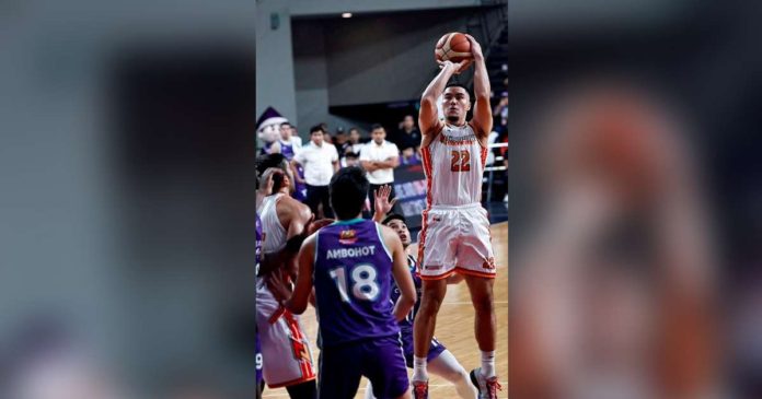 NorthPort Batang Pier’s Cade Flores pulls up for a basket. PBA PHOTO