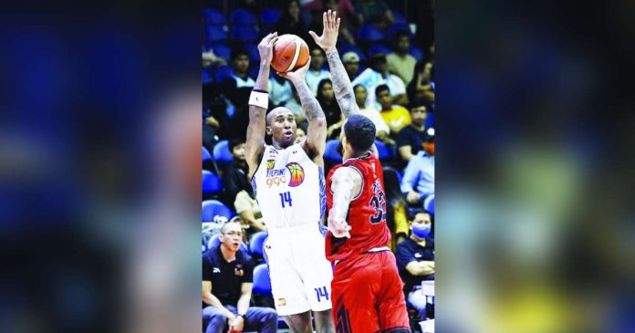 Rondae Hollis-Jefferson leads the TNT Tropang Giga offense against Taipei Fubon Braves. PBA PHOTO