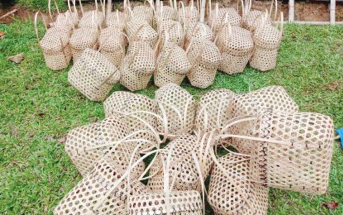 WEAVING CENTER. Basket produced by members of the Ramon Magsaysay Bamboo Crafters Association in San Remigio, Antique in this photo taken on Monday. The Provincial Board passed a resolution requesting P2.5 million in assistance from the Office of Governor to build a weaving center. IRELE MAHIMPIT PHOTO VIA PNA