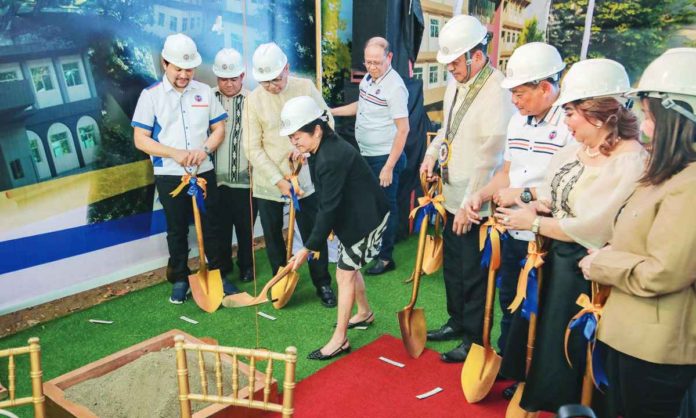 First Lady Louise “Liza” Araneta-Marcos, instrumental in the funding support for the construction of the College Law building of West Visayas State University, leads the groundbreaking of the project on Thursday, Jan. 25. CONG. JULIENNE “JAM” BARONDA / FACEBOOK