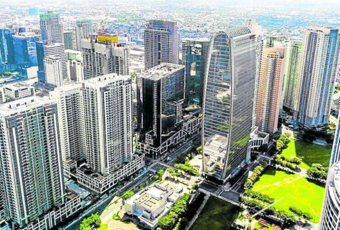 Local real estate market would continue to get support from overseas Filipino workers who are known to be big homebuyers. PHOTO COURTESY OF PHILIPPINE DAILY INQUIRER