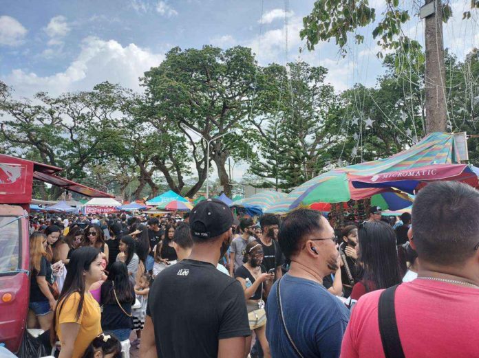 Revelers flock to Kabankalan City during the 48th Sinulog Festival’s highlight yesterday, Jan. 21. MAE SINGUAY/PN