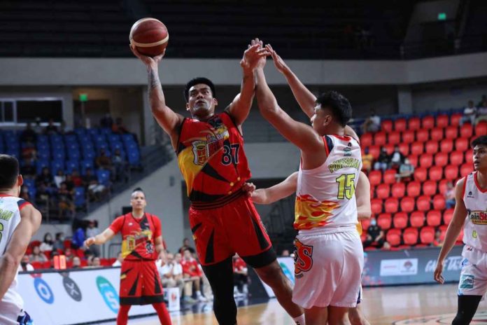 Vic Manuel is San Miguel Beermen’s 15th player heading into the playoffs of the 2023-2024 PBA Commissioner’s Cup quarterfinals. PBA PHOTO