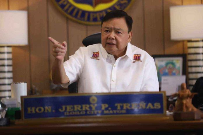 Mayor Jerry Treñas urges business permit applicants to be vigilant amid reports of fake business permits circulating in Iloilo City. ILOILO CITY MAYOR’S OFFICE PHOTO