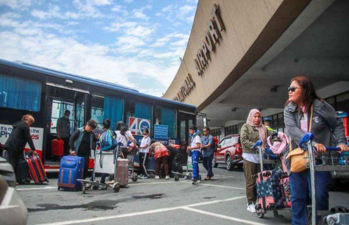 Travelers arrive at the Ninoy Aquino International Airport Terminal 1 in Pasay City. JONATHAN CELLONA/ABS-CBN NEWS PHOTO