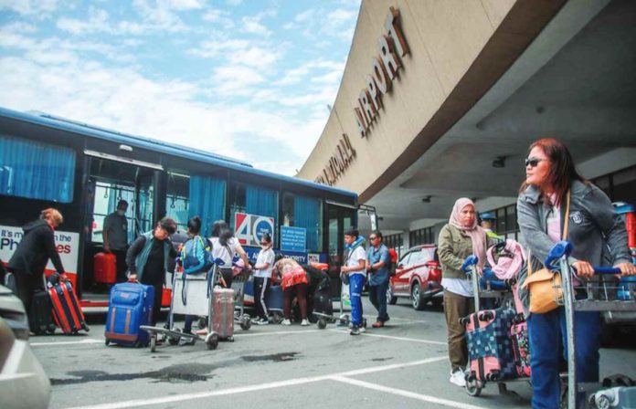 Travelers arrive at the Ninoy Aquino International Airport Terminal 1 in Pasay City. JONATHAN CELLONA/ABS-CBN NEWS PHOTO